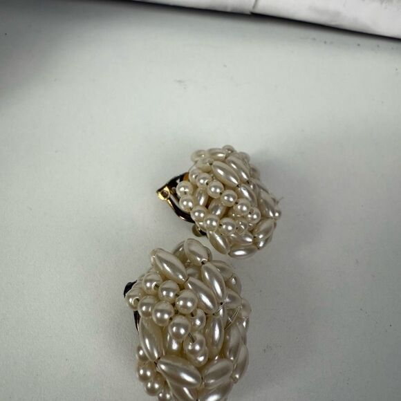 Vintage Faux Pearl Beaded White Clip on Earrings - Picture 3 of 7